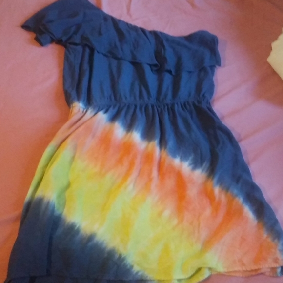 Dress - Picture 2 of 2